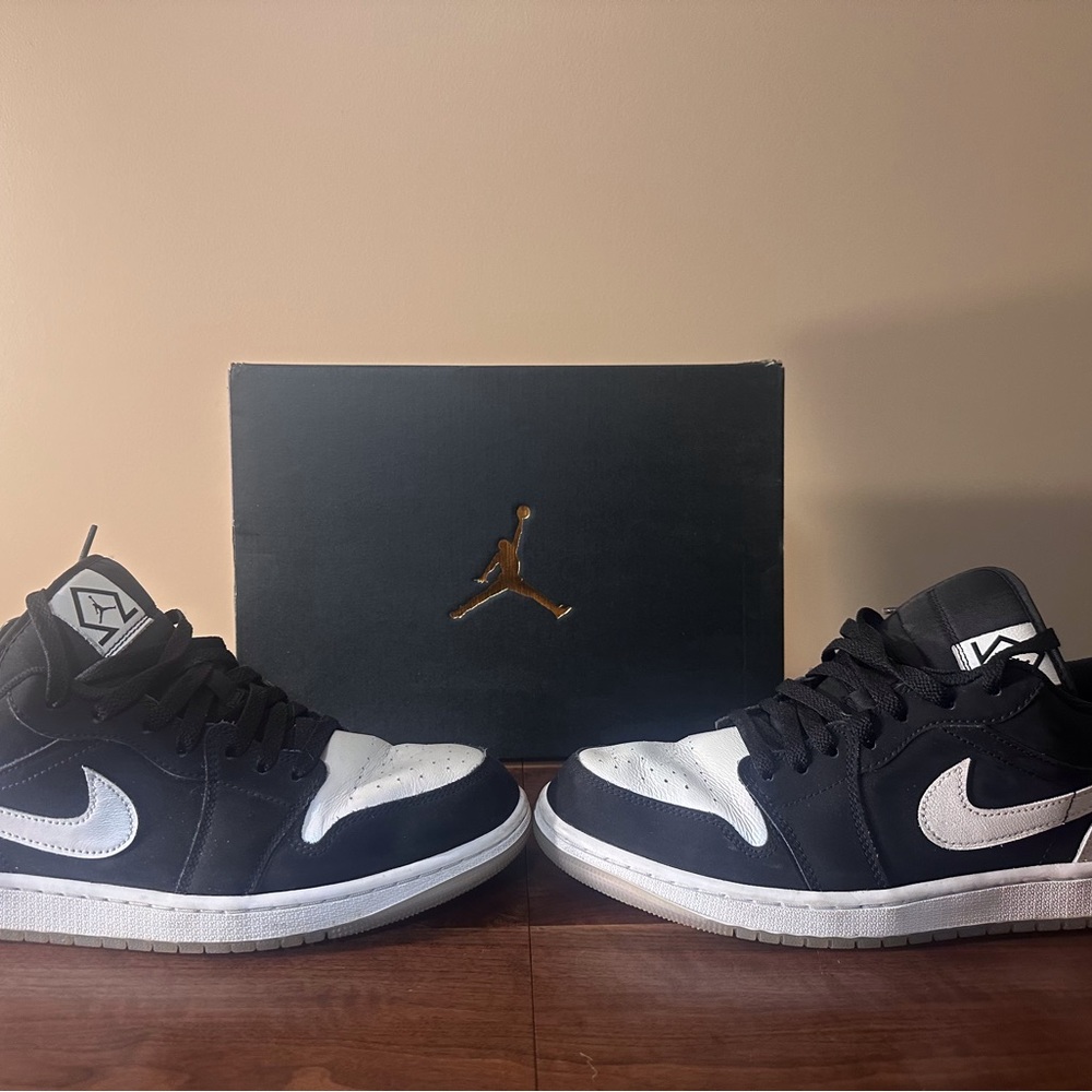 Mens Preowned Jordan Diamond Low Size 10 Sneakers